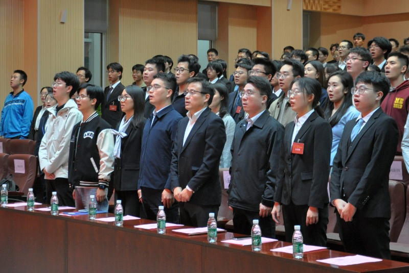 1761916494318470.jpg 图2 集体唱国歌_resized.jpg